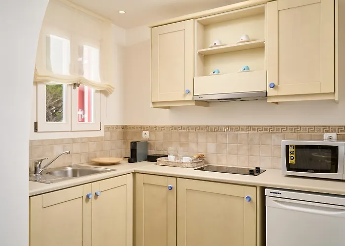 Szálloda Stelia Mare Boutique Náusza